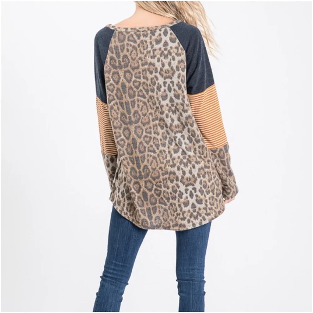 01 Leopard Print Striped Loose Fit Top - Picture 5 of 7